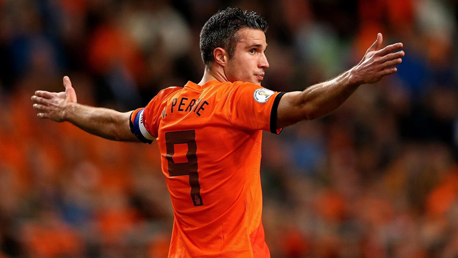 爱游戏官方-球员薪酬增长趋势报告发布，职业化水平提升，球员薪资